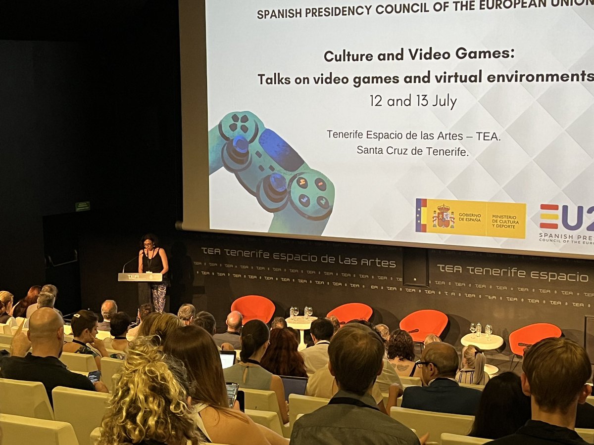 iccgob's tweet photo. 🙌 ¡Empezamos! Representantes del @CabildoTenerife , @dev_es @videojuegosAEVI del @_minecogob y de @culturagob nos dan la bienvenida e inauguran #CultureAndGaming en el @teatenerife. https://t.co/7IqU2jFGLc