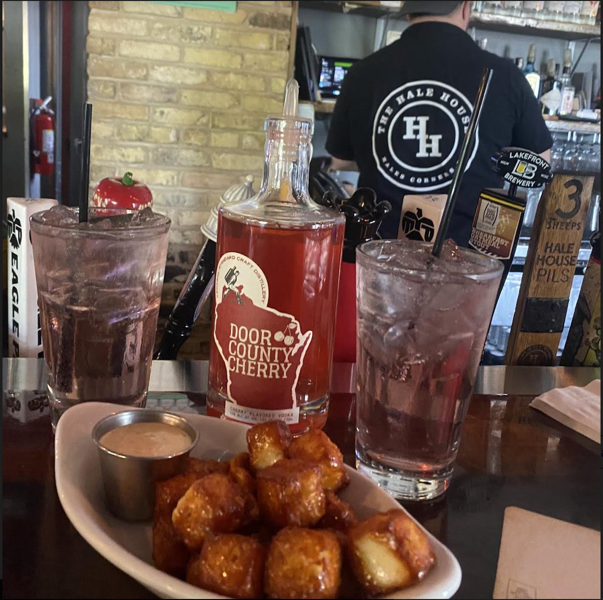 StandardDistill's tweet photo. Our friends over at The Hale House were awarded with the best cheese curds in WI! Try them yourself, & don't forget to pair it with one of their specialty cocktails, featuring Door County Cherry Vodka, yum!
https://t.co/6cEI4AJlH2
#centralstandard #halehouse #cheesecurds #DCCV https://t.co/1ablRBgLPx