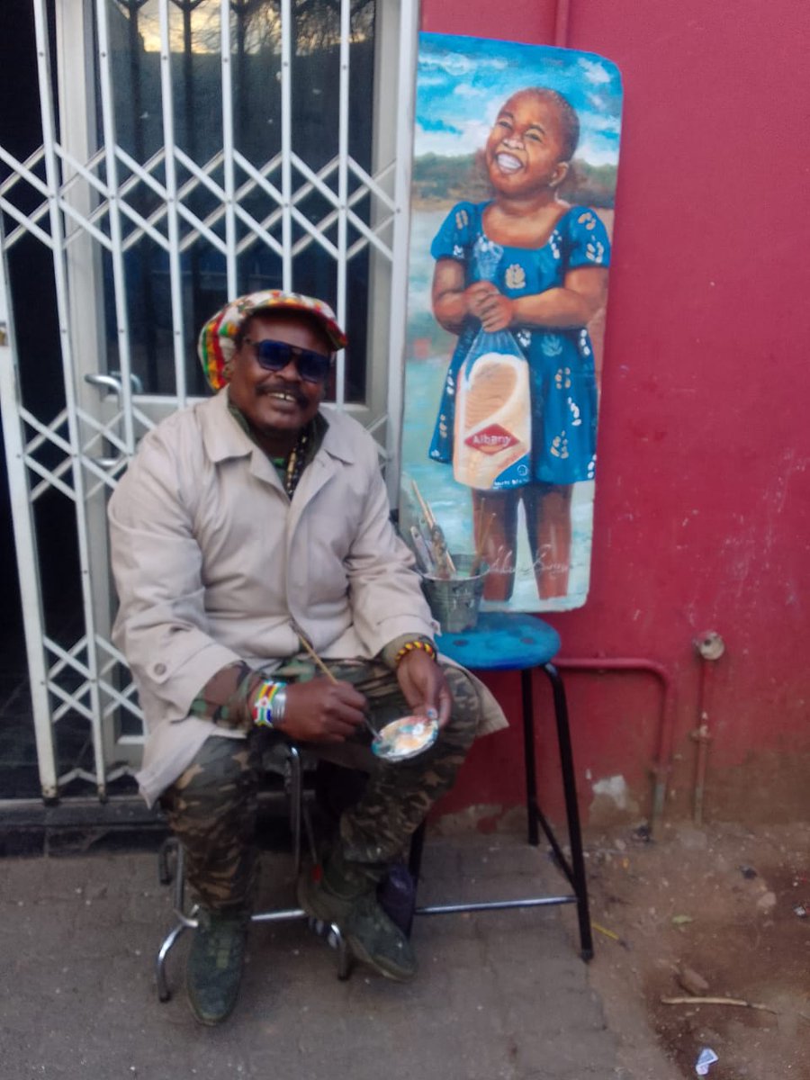 RastaArtist's tweet photo. Imihla lemihla sicelane isinkwa sangemihla yonke.. Lethukukhanya siyabonga uthando lenjabulo.
Beautiful to see our African brothers and young sisters telling original African stories through art.
#Albany #AlbanyBread #lethukukhanya #socialmedia #socialmediamarketing https://t.co/t1a3e9q9wh