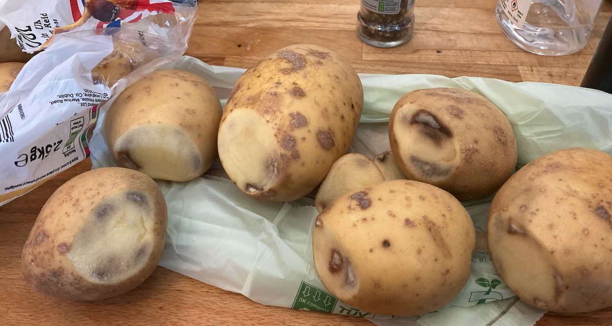 eilidhsdad's tweet photo. @Tesco Yeuch! Dated 14th July too.
"Tesco: always lowering quality" https://t.co/fLUGPHse4R