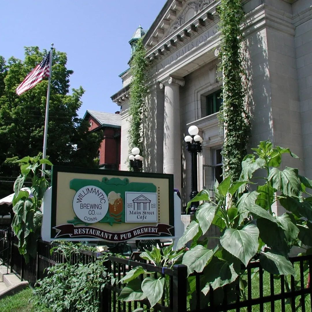 Since 1991 as Main Street Café, we've been serving our community with hand-crafted food and drinks. Join us in our living-landmark location at 967 Main Street for an unforgettable dining experience. Cheers!