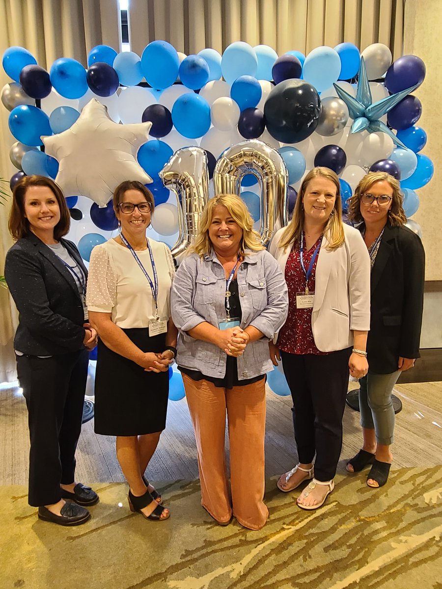 Loving my time with these four fabulous female leaders @INPLI1 Summer Seminar. <a href="/LauraKile7/">Laura Kile</a> <a href="/MCameronFCSC/">Mallory Cameron</a> <a href="/McCann_Matters/">Stephanie McCann</a> <a href="/eamiller23/">Elizabeth Miller</a>
