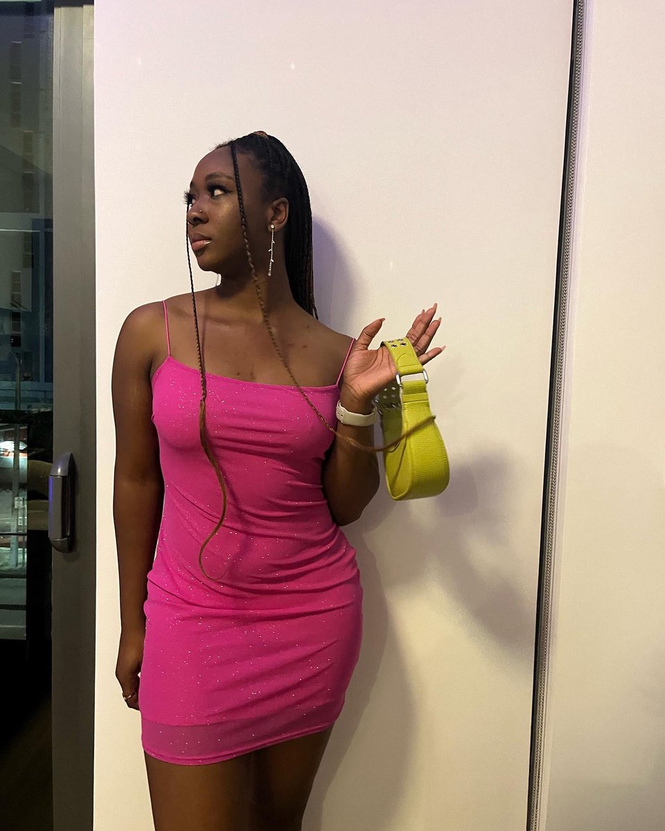 mbb_tito's tweet image. Me + My Boo with Our Tiny Bags 👜 #mbbsd #shownu #monstax #monbebeselcaday #mbbselcaday #셔누 #shownu #monstax @OfficialMonstaX #몬스타엑스