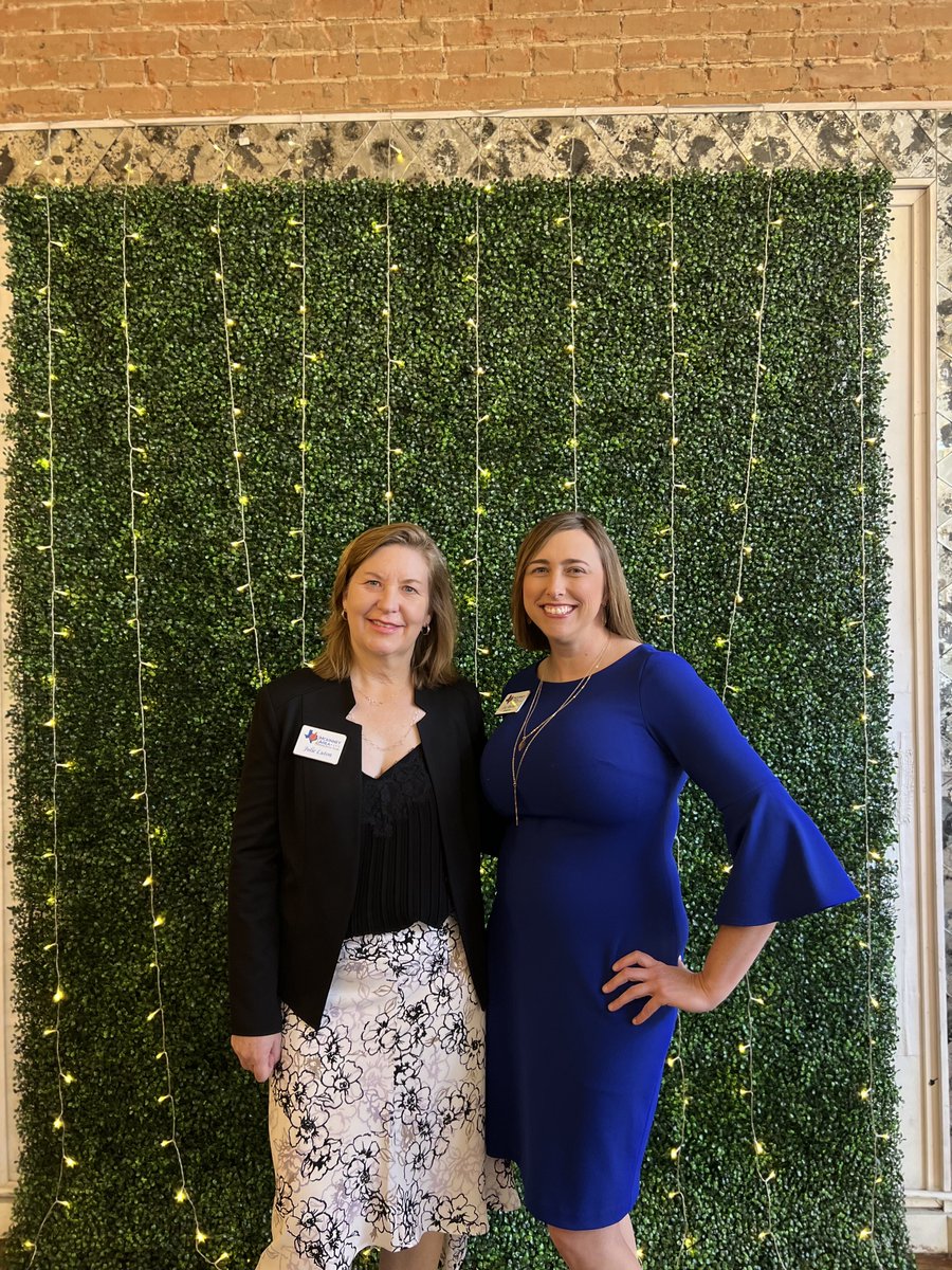 McKDems's tweet photo. Loved hosting breakfast at @GatherMcKinney for the LINKS group of the @McKinneyChamber! Being an active, engaged part of our community in every way we can – through nonprofits, business organizations, governmental bodies, and VOTERS – is part of our mission! https://t.co/TEPf9fdzJc