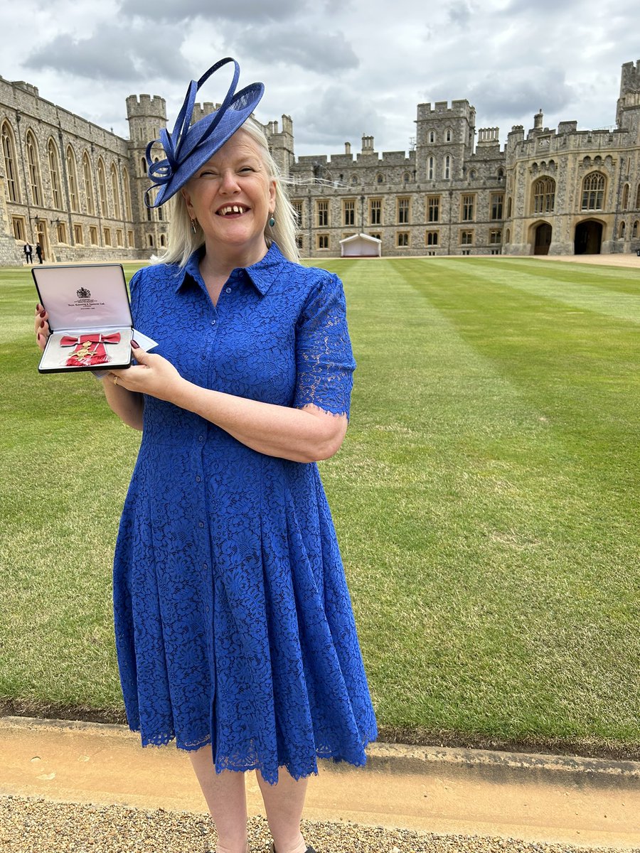 lucybrazier's tweet photo. What a day! I finally received my OBE yesterday for services to office professionals. The King himself presented it at Windsor Castle and I even got to tell him personally why his assistants are so valuable to the smooth running of his life. Advocating for admin professionals at the highest level made me proud 😂👑 The support staff at Windsor were of course amazing, making us feel important and cared for and exemplifying what great support does best. Truly an incredible experience!