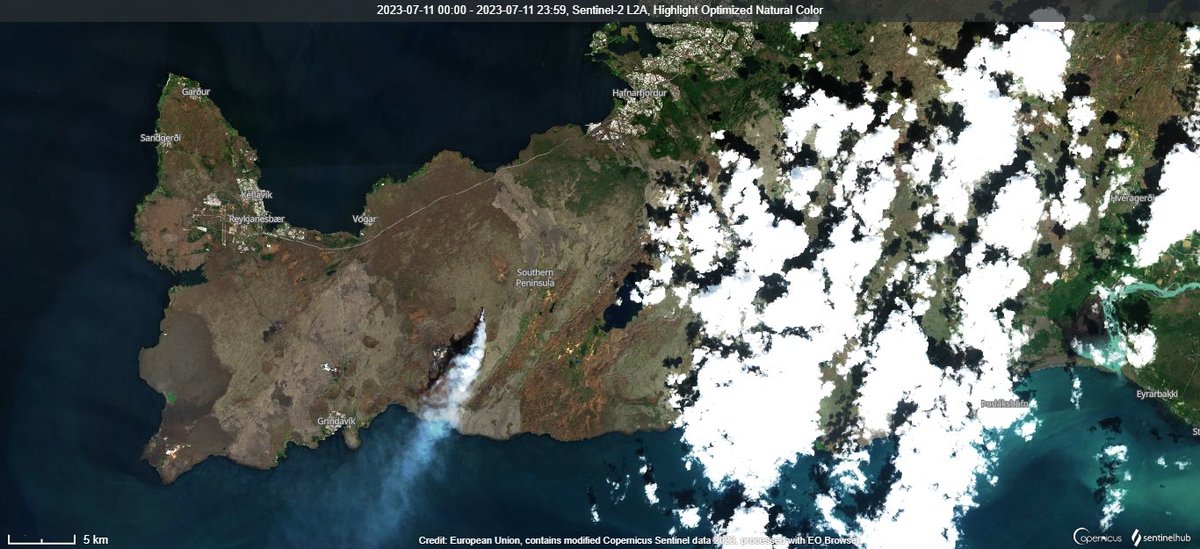 🌋#Iceland 🇮🇸 Clear image of latest eruption of #Fagradalsfjall volcano from Sentinel-2 Natural Colour and SWIR on 11-Jul-23. (Data <a href="/sentinel_hub/">Sentinel Hub</a>, <a href="/CopernicusEU/">Copernicus EU</a>, <a href="/ESA_EO/">ESA Earth Observation</a>)
