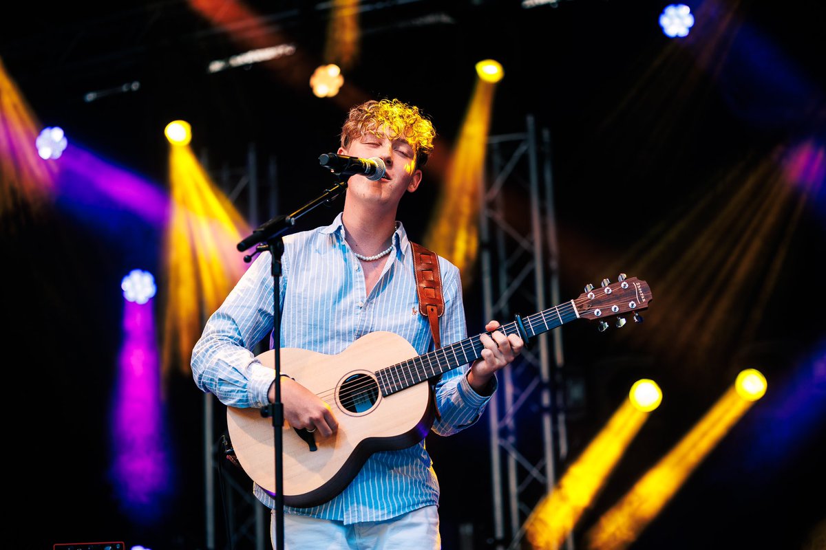 𝗦𝘁𝗮𝗱𝘀𝗳𝗲𝘀𝘁𝗶𝘃𝗮𝗹 𝘀𝘁𝗲𝘂𝗻𝘁 𝗹𝗼𝗸𝗮𝗮𝗹 𝘁𝗮𝗹𝗲𝗻𝘁 ✨

Op zondag 3 september wordt de 𝗣𝗲𝗽𝗲𝗿𝗰𝗹𝗶𝗽, de nieuwe prijs voor hét cultuurtalent van Zwolle, tijdens het Stadsfestival uitgereikt. Wie denk jij dat de winnaar gaat zijn? 📎

📸 Christein van Hoffen