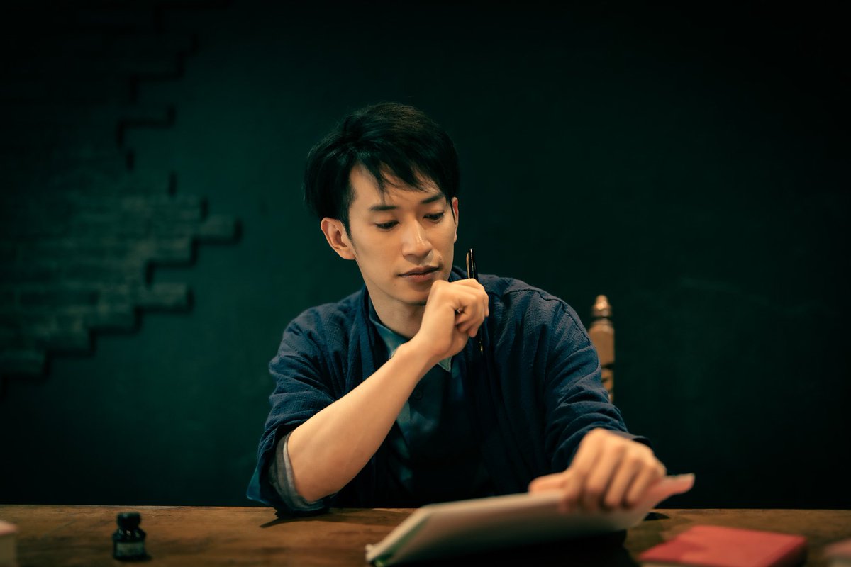showta_eyamax's tweet photo. 日付は変わってしまったが、
明日7/13(木)は出演日✒️
「Lost in the pages」の世界へ
お待ちしております。
繊細さ
儚さ
万華鏡のような煌めき
そんな言葉が思い浮かぶ。
#lostinthepages
#感覚派
#EYAMAX https://t.co/6DkB2f3XZe