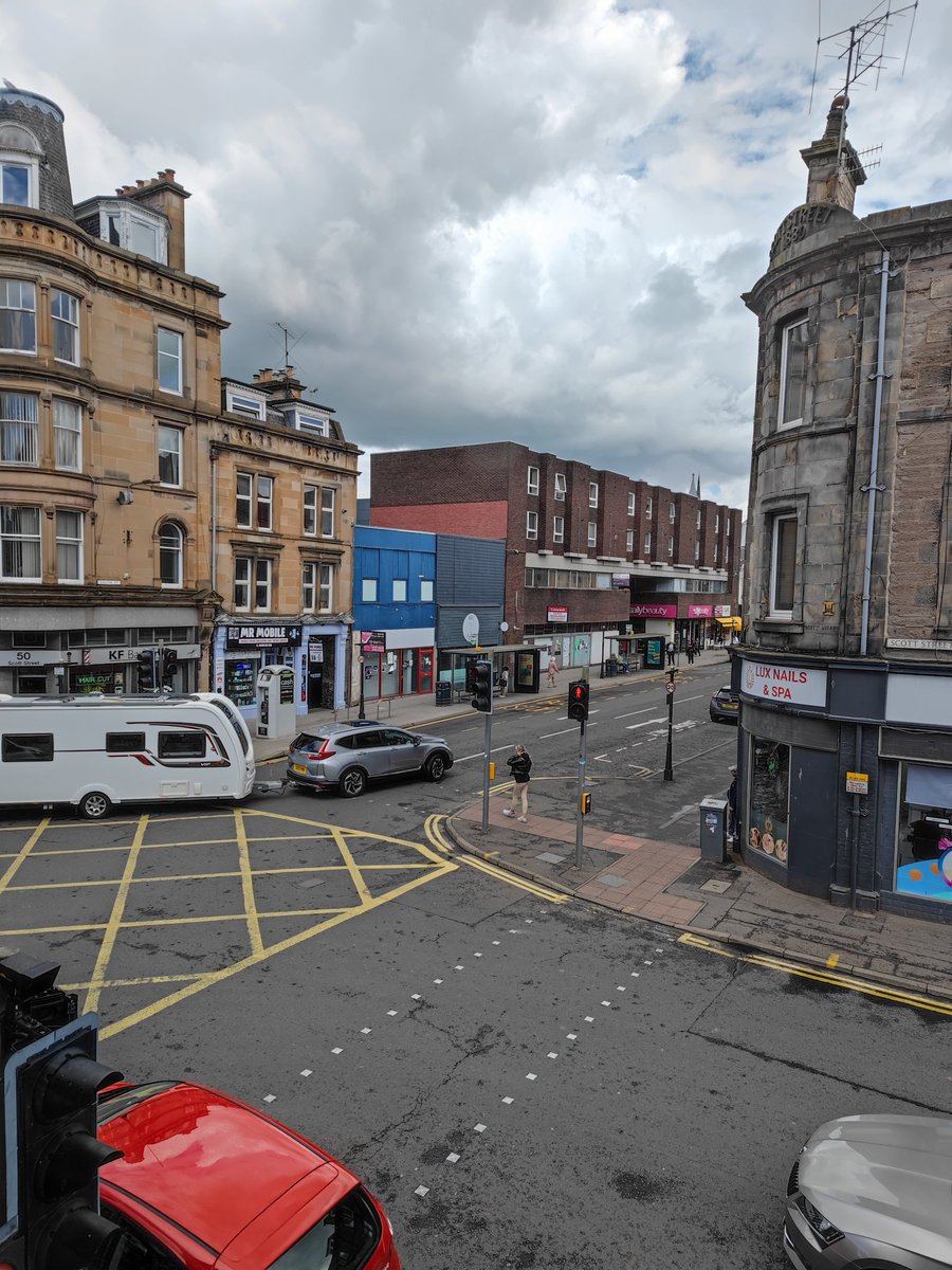 KiltTilter's tweet photo. A little bit of #Perth today #ScottStreet #Scotland https://t.co/13EgxYHkS0