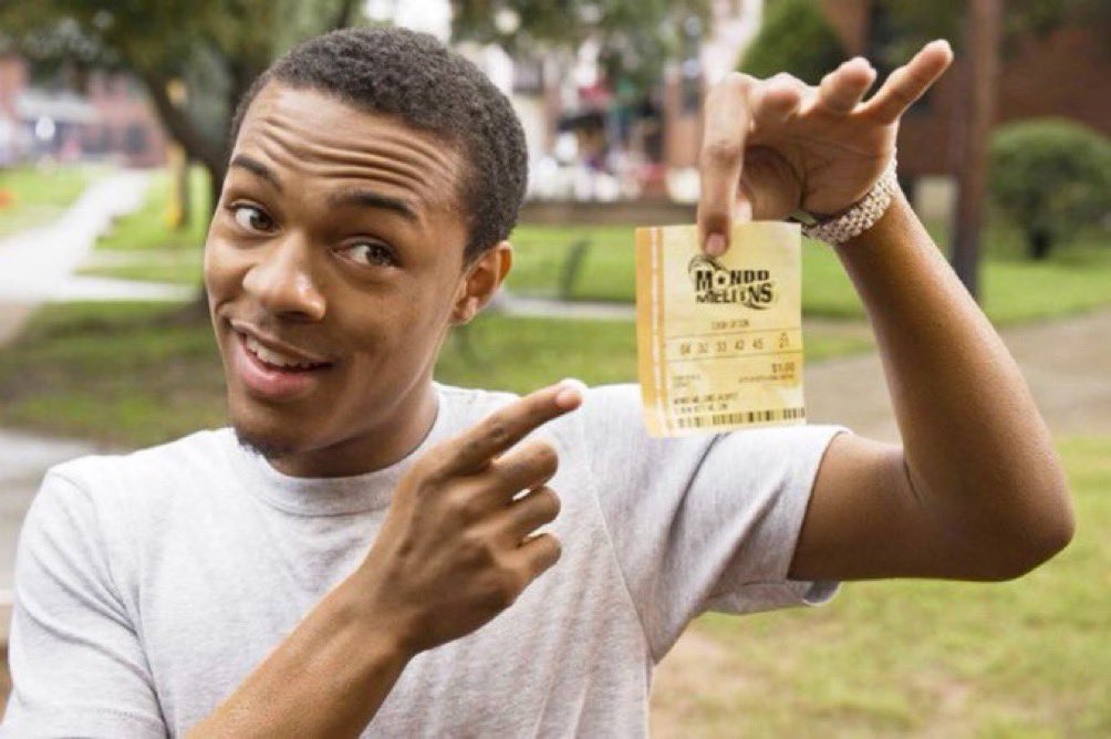 SaycheeseDGTL's tweet photo. The Mega Millions jackpot soars to $725 million after no one won $560M last night. You have a 1 in 450M chance to win. After state &amp; federal taxes you’ll walk away with about $281M https://t.co/GLes4LkHs0