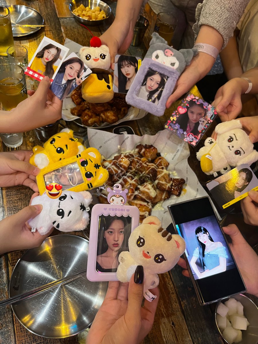 #정신못최리는맛집

오드아이써클 환클럽 즐겁다..
앞으로도 쭉~~~~ 계속되길😍😍
(제발~~~~~~~)