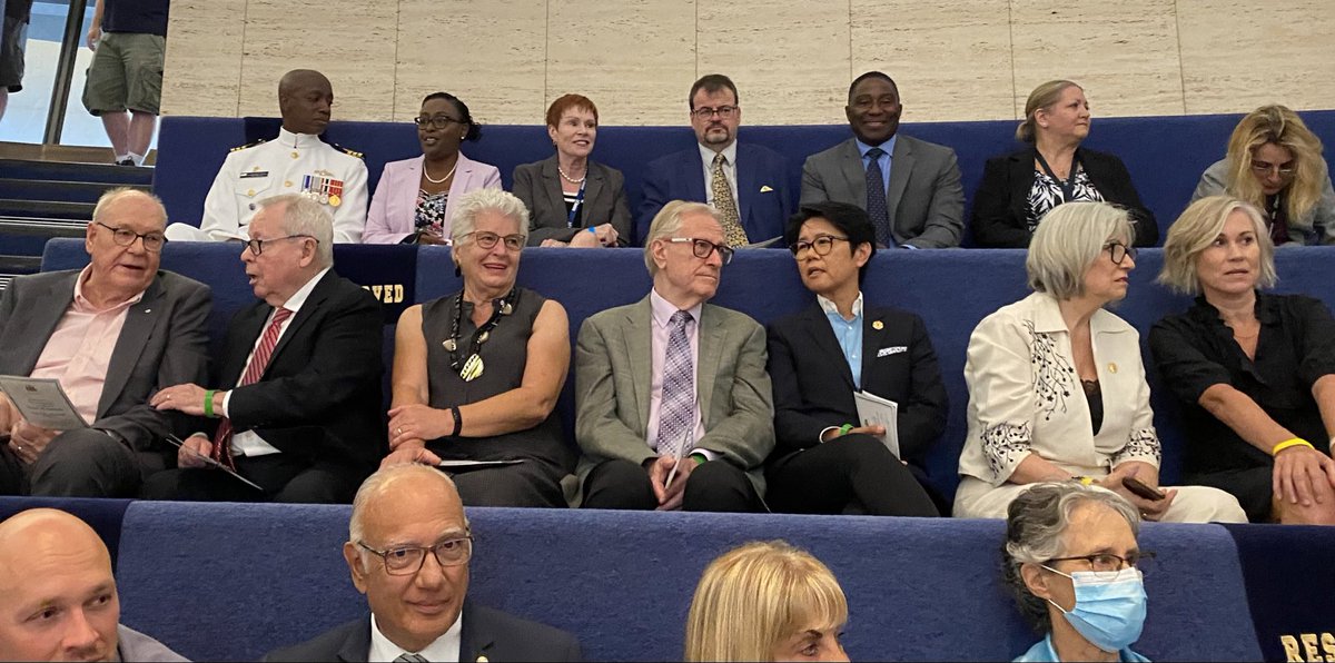 With my former colleagues at City Hall witnessing <a href="/oliviachow/">Olivia Chow</a> being sworn in as Toronto's 66th mayor. What a momentous occasion!
(pic 3 C/O <a href="/dmrider/">David Rider</a>) #topoli