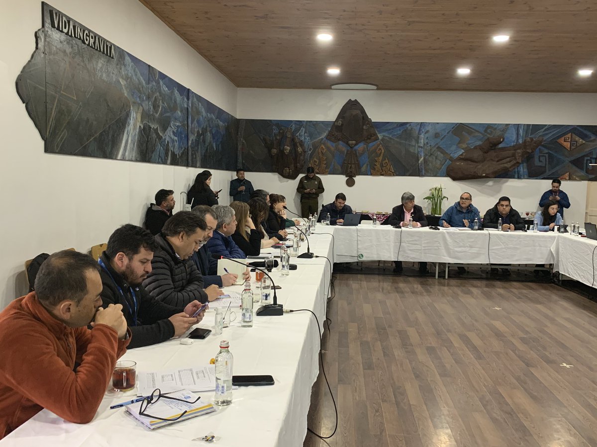 🔴 En terreno y escuchando los requerimientos de los territorios, está el #GabineteRegional en la comuna de #Peumo recogiendo los requerimientos de la emergencia que sigue siendo una prioridad para nuestro #Gobierno