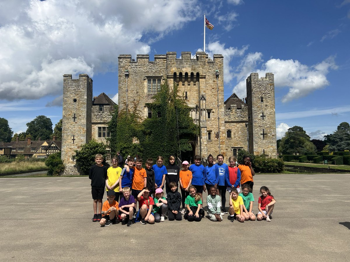 hextableprimary's tweet photo. Mandela Class loved visiting Hever Castle today to take part in a triathlon and enjoyed all the other amazing activities there! @hevercastle https://t.co/T8FiI1n28Q