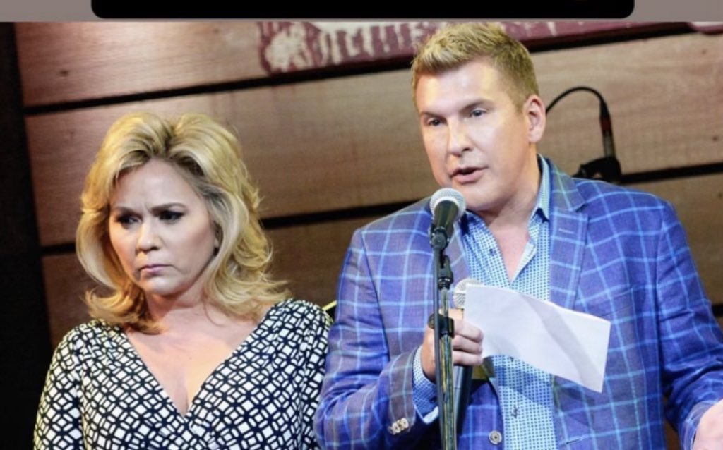 TeenMomNextChap's tweet image. #BreakingNews #ToddChrisley and #JulieChrisley being released from prison!?! 😳 bit.ly/46X40Iq