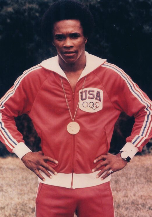 AdamsBoxingShow's tweet photo. Ray Leonard 🥊. Arguably the most complete fighter in the history of boxing. When you mention the greatest fighters to ever do it,his name “always” gets mentioned. Ray could stick and move and box you on the outside,plus bang on the inside as well. He was lightening fast with knockout power in “both” hands. The man really had no weaknesses. He’s a hometown hero for us,growing up in good ole PG County Maryland, just outside of Washington DC. He’s an Olympic Gold Medalist and one of the biggest stars the sport has seen. Salute 🫡 to the legend out of Palmer Park,Maryland 💯. #boxing #AdamsBoxingShow