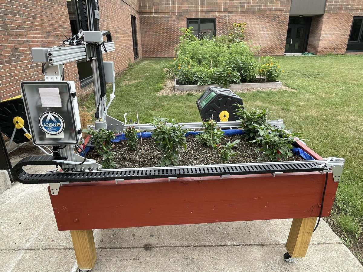 specProjectsLab's tweet image. Ornamental peppers look good growing in our @farmbotio outside our classroom this summer. @SJSHSPanthers