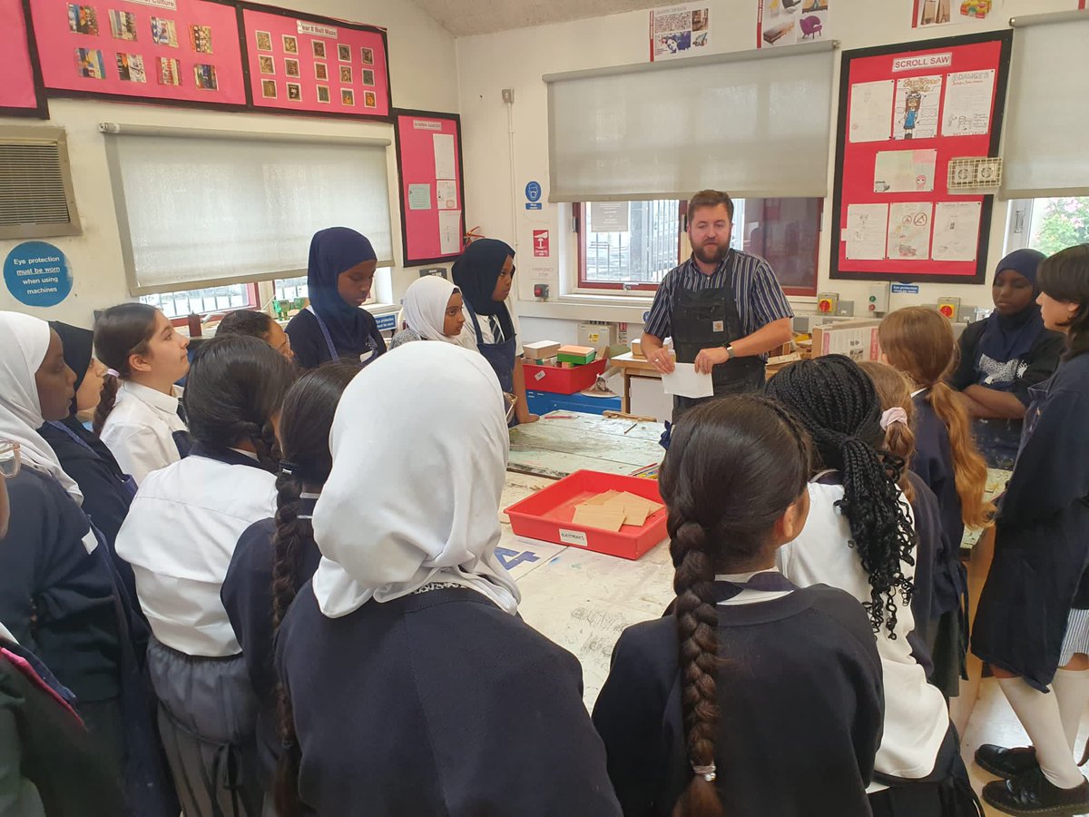 FulhamCross's tweet photo. Y6 Induction Day. We had such a lovely day today welcome the Y6 students for their induction day. Bring on Y7 in September. #EMPOWERED #NEWBEGINNINGS #FCGSTRANSITION https://t.co/7anS9U5Ed9