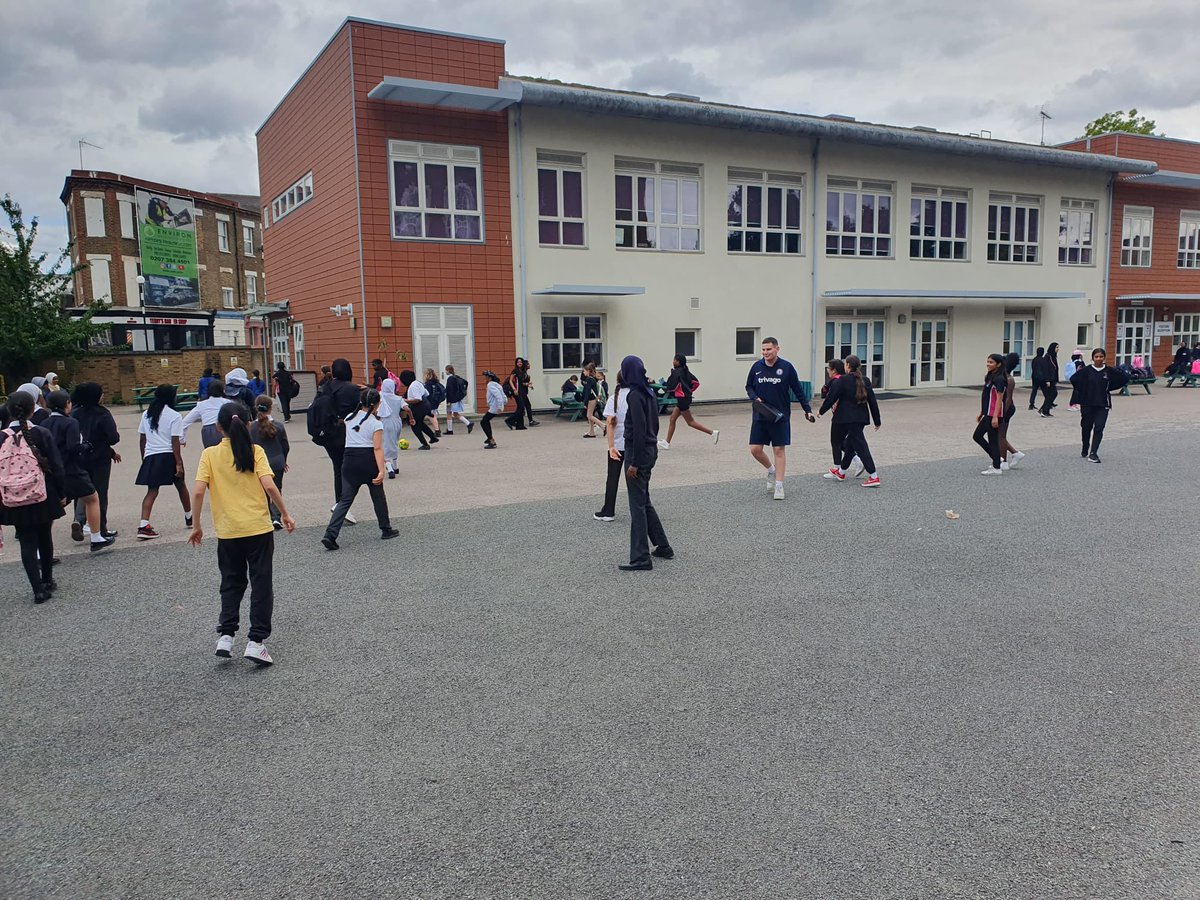 FulhamCross's tweet photo. Y6 Induction Day. We had such a lovely day today welcome the Y6 students for their induction day. Bring on Y7 in September. #EMPOWERED #NEWBEGINNINGS #FCGSTRANSITION https://t.co/7anS9U5Ed9
