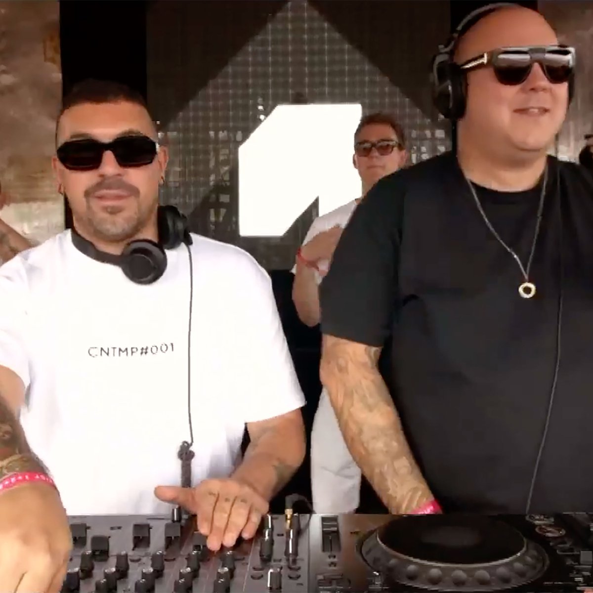 TechnoLiveSets's tweet image. Now available Alan Fitzpatrick b2b Luigi Madonna - Awakenings Summer Festival 2023. Play here 👉🏻bit.ly/3XPCkRx #techno #AlanFitzpatrick #LuigiMadonna #Awakenings