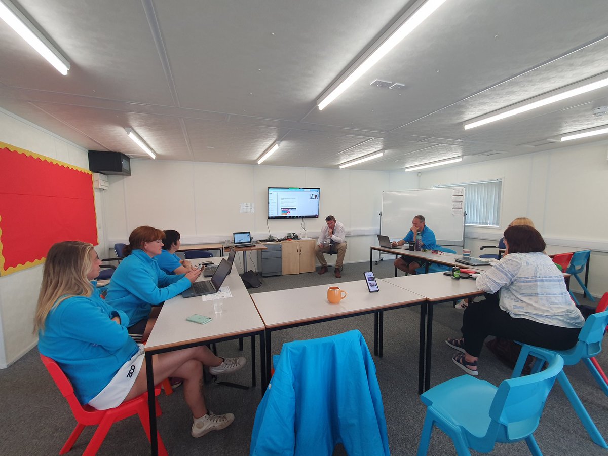 PMStock11's tweet photo. Mind-blowing Senior Staff Immersion from @ChilternLT &amp; @darcyprior on use of A.I. and @GoogleBard! Game-changer! @LoveLeightonB @ChilternLT @LLinsladet @LorraineHughe20 @mjpGibbs @MrsB_FCCT @cotton_nadine @linsladeschool @Mr_S_James @MrJSearleCS https://t.co/2iOeGMJoF7