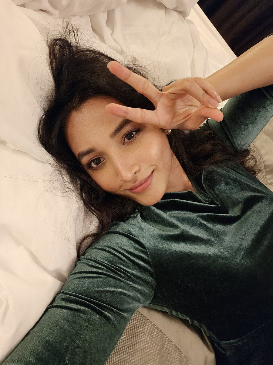 SrinidhiShetty7's tweet photo. Hitting the bed! Literally 😴 https://t.co/C84TTsnahS