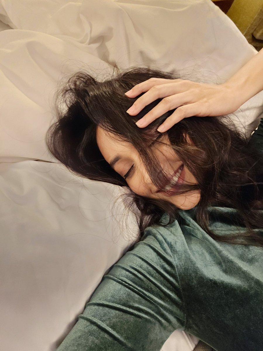 SrinidhiShetty7's tweet photo. Hitting the bed! Literally 😴 https://t.co/C84TTsnahS