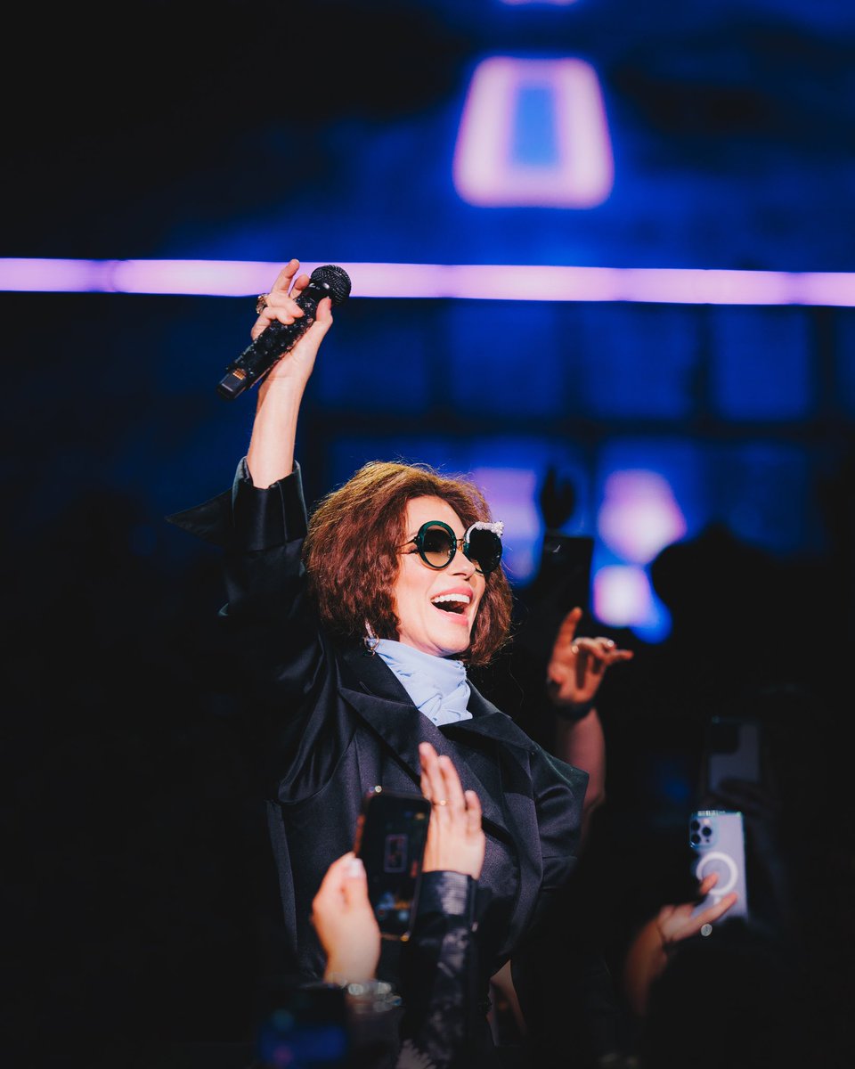 TheGarden's tweet photo. you're still the one @ShaniaTwain 💕

📷: Rich Fury / MSGE https://t.co/Pha637ULcq