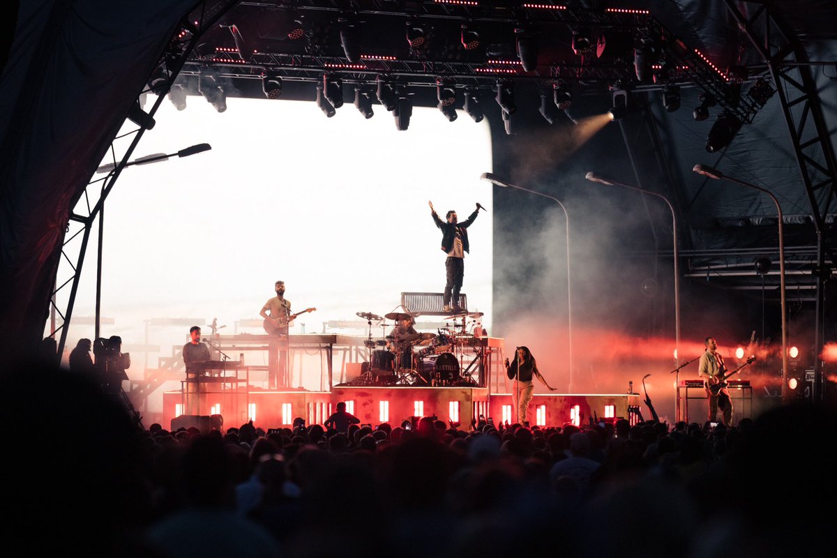 BASTILLE tweet media