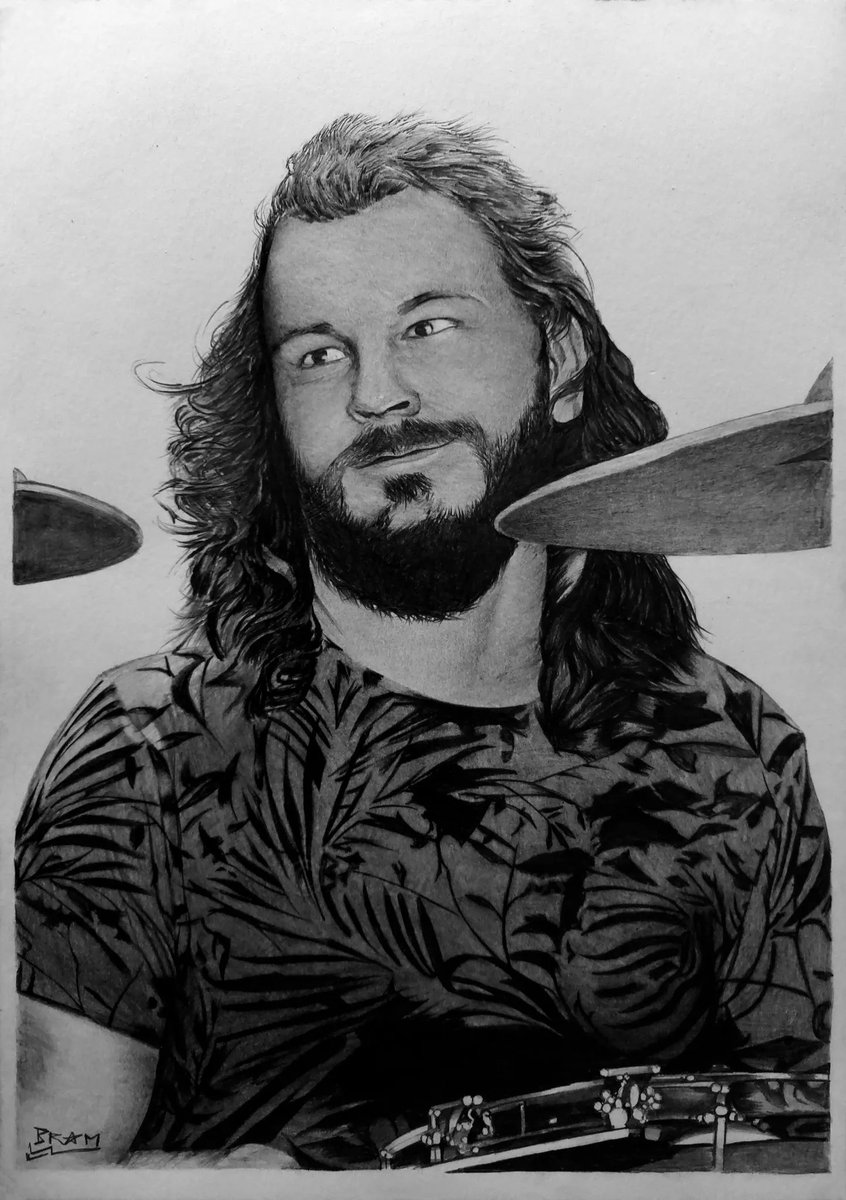 Now the band portraits are complete! Thank you Bram van Waetermeulen for facing the challenge  of drawing Joeri's t-shirt! Let's show him some love below. ✍️ 💙 
#modernmetal #metal #metalcore #metalhead #metalmusic #heavymetal #metalband #newmetal #djent #progressivemetal