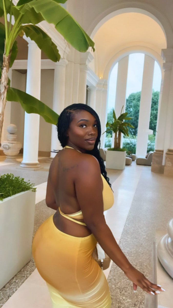 CallMe_LillyB's tweet photo. Nothing Just A Melanin Baddie In Milan🇮🇹 #italy #Milano https://t.co/sle2QXLopf