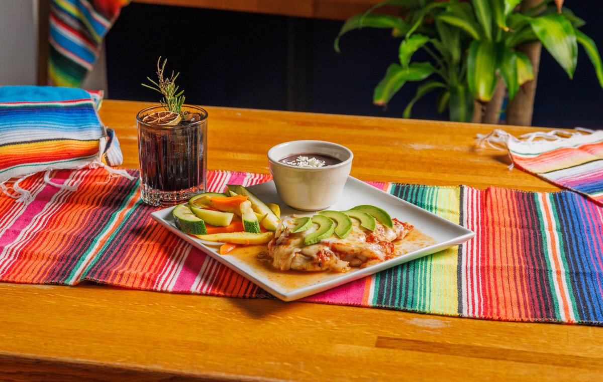 curra_s's tweet photo. Upgrade your lunch from zero to 💯 real quick Happy Hump Day! Now open for lunch at 11am! https://t.co/lRZpNxc9xB
