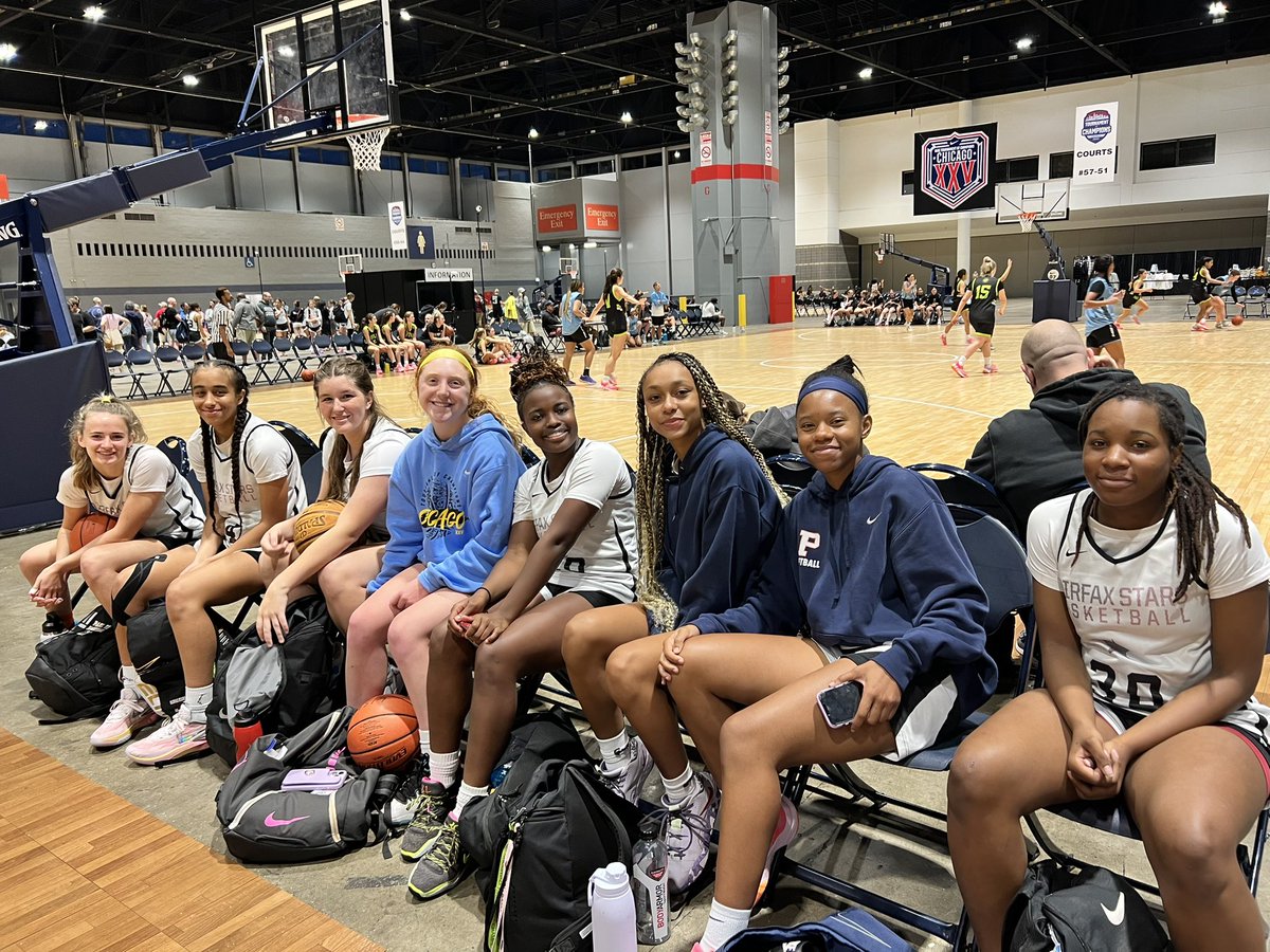 AllisonLisack1's tweet photo. I enjoyed this past week with my team at The Tournament of Champions in Chicago a lot! It was a successful tournament, going 5-2 and reaching the championship in the gold bracket. Big thank you to our amazing coaches for a great season. #Fairfaxstarsbball ❤️❤️ https://t.co/cGItXrSqn1