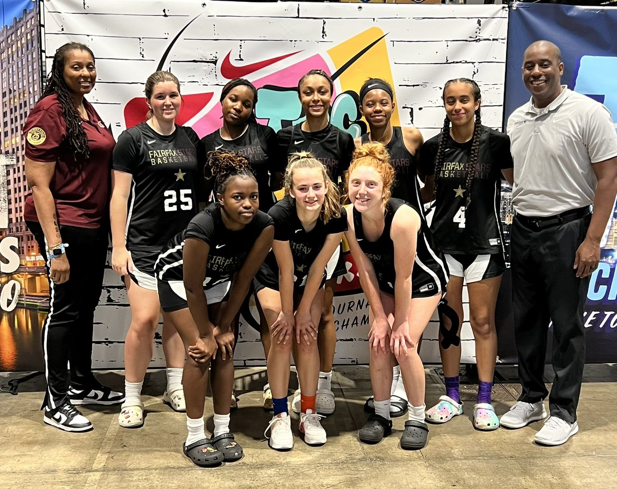 AllisonLisack1's tweet photo. I enjoyed this past week with my team at The Tournament of Champions in Chicago a lot! It was a successful tournament, going 5-2 and reaching the championship in the gold bracket. Big thank you to our amazing coaches for a great season. #Fairfaxstarsbball ❤️❤️ https://t.co/cGItXrSqn1