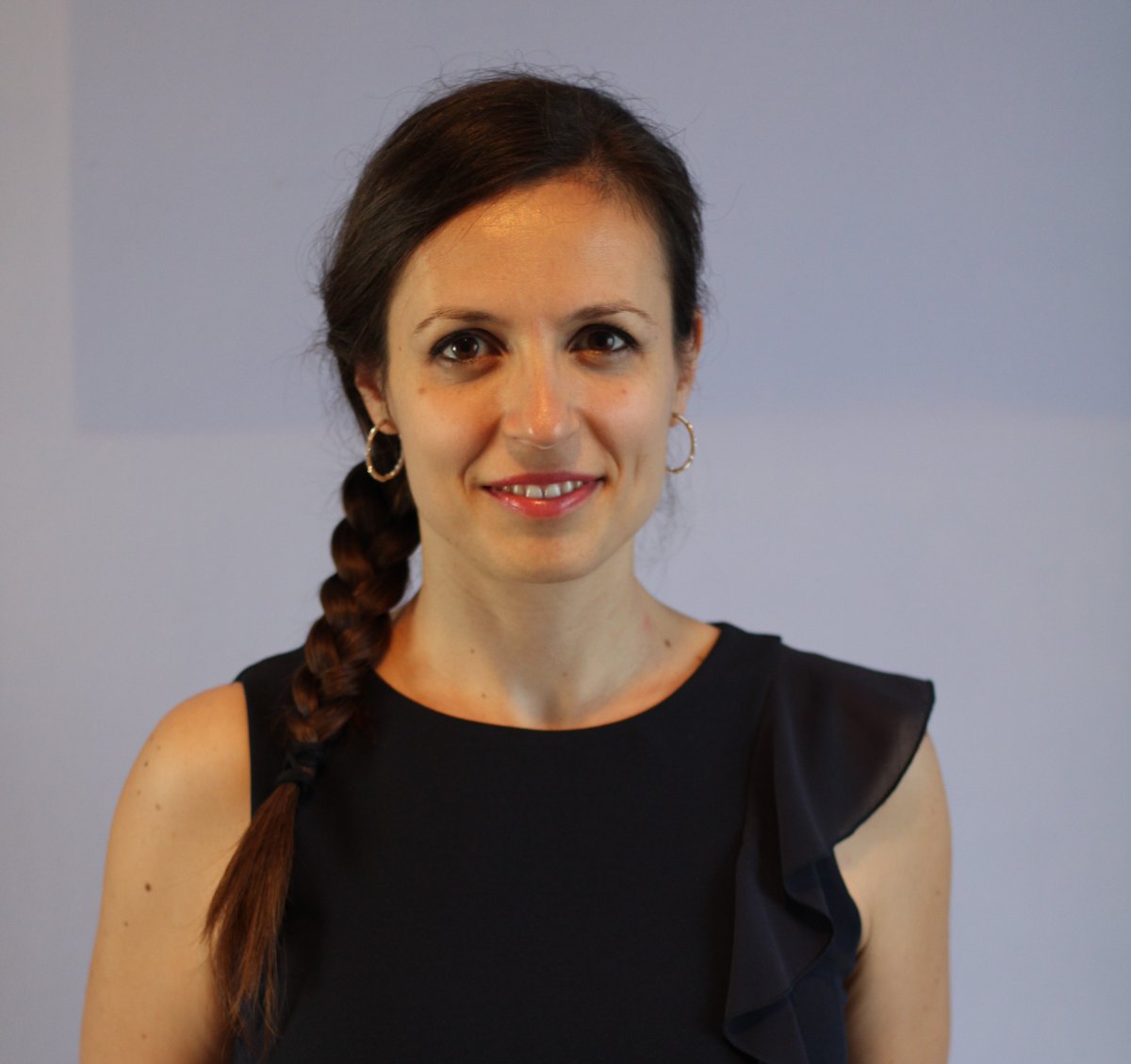 GIDRM_'s tweet photo. L’Under 35 #GIDRM Award 2023 è stato assegnato a Francesca Nardelli dell’ICCOM-CNR di Pisa per il suo contributo nell'applicazione dell'NMR alle interazioni supramolecolari e proteina-ligando in soluzione, e alla caratterizzazione di elastomeri e membrane contenenti MOF. https://t.co/a0WkMLAjfR