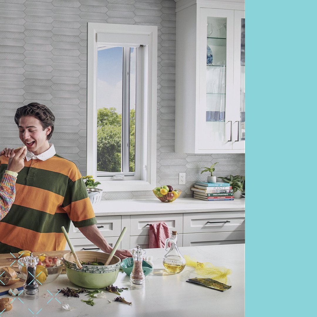 phantom_screens's tweet photo. Make mealtimes a breeze with Phantom Screens! Enjoying home-cooked meals is even better when you can keep the bugs and other unwelcome visitors at bay - perfect for keeping your kitchen cozy and inviting! 

#PhantomScreens #DiningWithEase #LoveHomeCooking https://t.co/wXLDcknfml