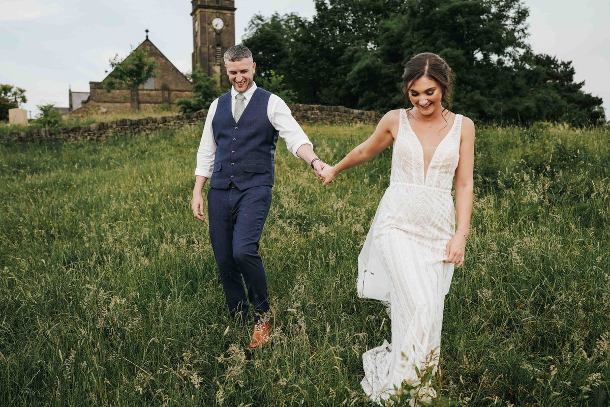 vichowsonRN's tweet photo. Did a little thing ✌🏼🤍✨ Mr &amp; Mrs Hart 🤍 https://t.co/tgMo5hgeHw