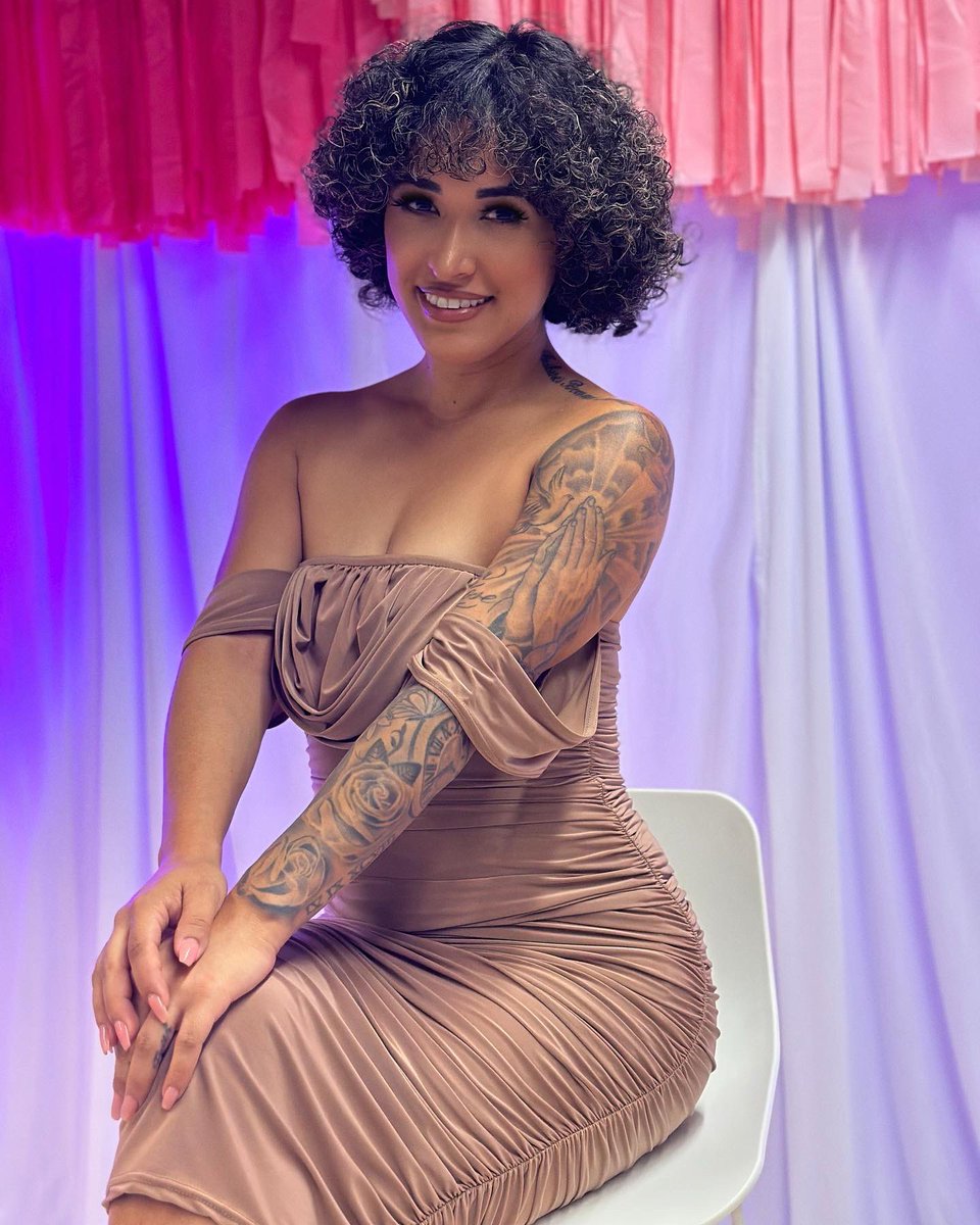 I was a guest speaker at the Be Her event last week, and I am still completely inspired by the group of women and entrepreneurs that I met. What a beautiful chapter in my life to be surrounded by women who support. This ain’t high school no more 💕