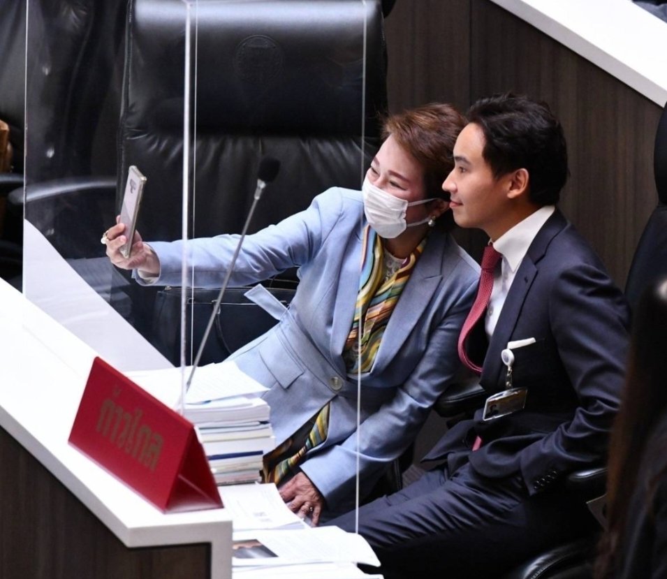 AmaratJeab's tweet photo. จะเลือกตั้งไปทำไม
ถ้าไม่เอาผลเลือกตั้งไปใช้ 

ถ้าเราปกครองระบอบปชต.
พรุ่งนี้พิธาจะเป็นนายกรัฐมนตรี

#นายกพิธา 🍊 https://t.co/81w4BSUYKT