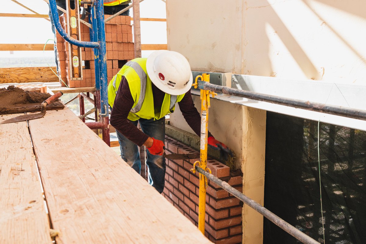 Another day, another jobsite! Who's putting in work this hump day???

#masonrystrong #specmix #construction