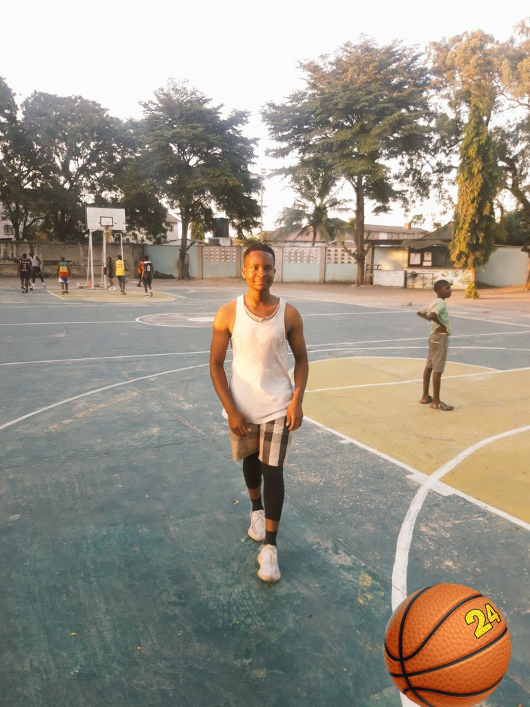 icon_gram's tweet photo. Perfect evening 🥵 https://t.co/YBEYu3BnGm
