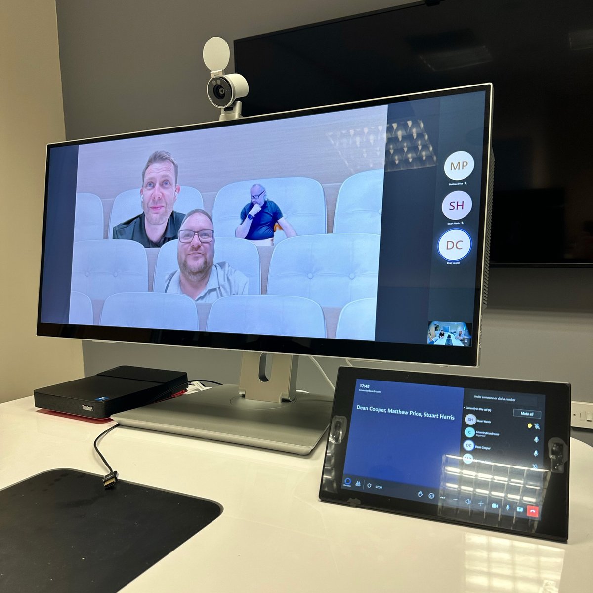 📸 Our Midlands branch recently had the opportunity to set up and test two products for our clients at the same time - a Teams system to be deployed with Front Row and an ultra-wide display.