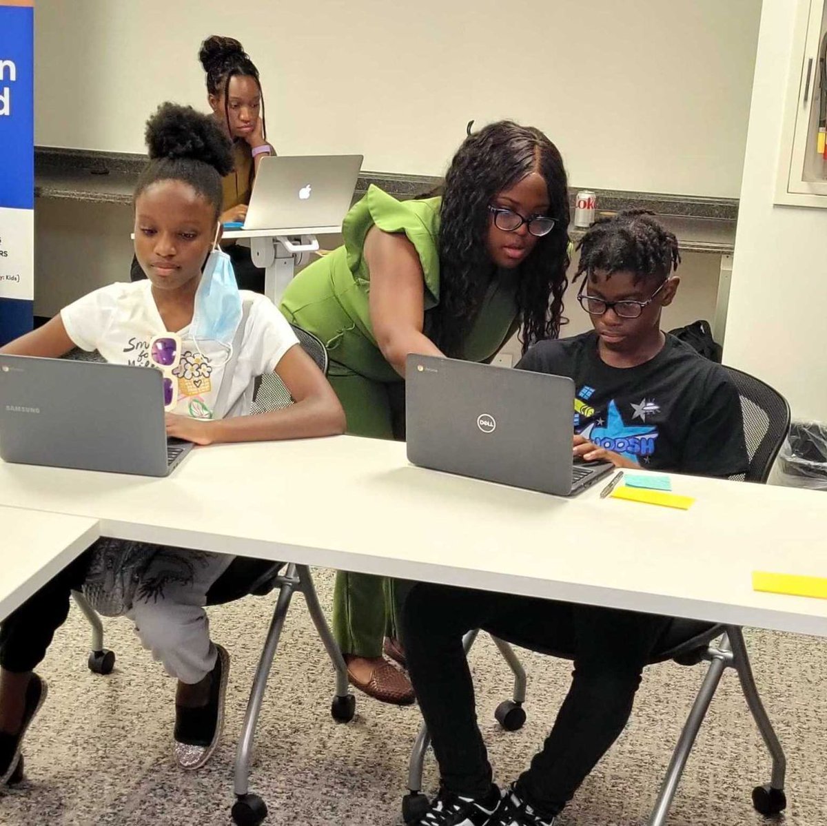 _codedby's tweet image. Last night we held our first #IntroToCoding workshop of the summer! It was amazing to see beginner coders dive into the material and grow their interest in tech.
Do you know a Philly teenager who wants to learn how to code? Our next workshop is July 29: bit.ly/3px22xy