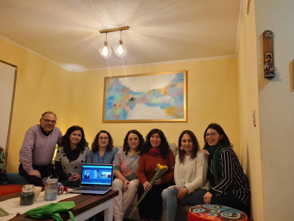 ColegioConsejo's tweet image. Estimad@s coleg@s compartimos con ustedes fotos del cambio de directiva del Consejo Provincial Llanquihue 2023. Les deseamos mucho éxito en su gestión. También le entregamos un cariñoso presente a Marina Fernanda Pizarro por su excelente gestión como ex presidenta ☺️