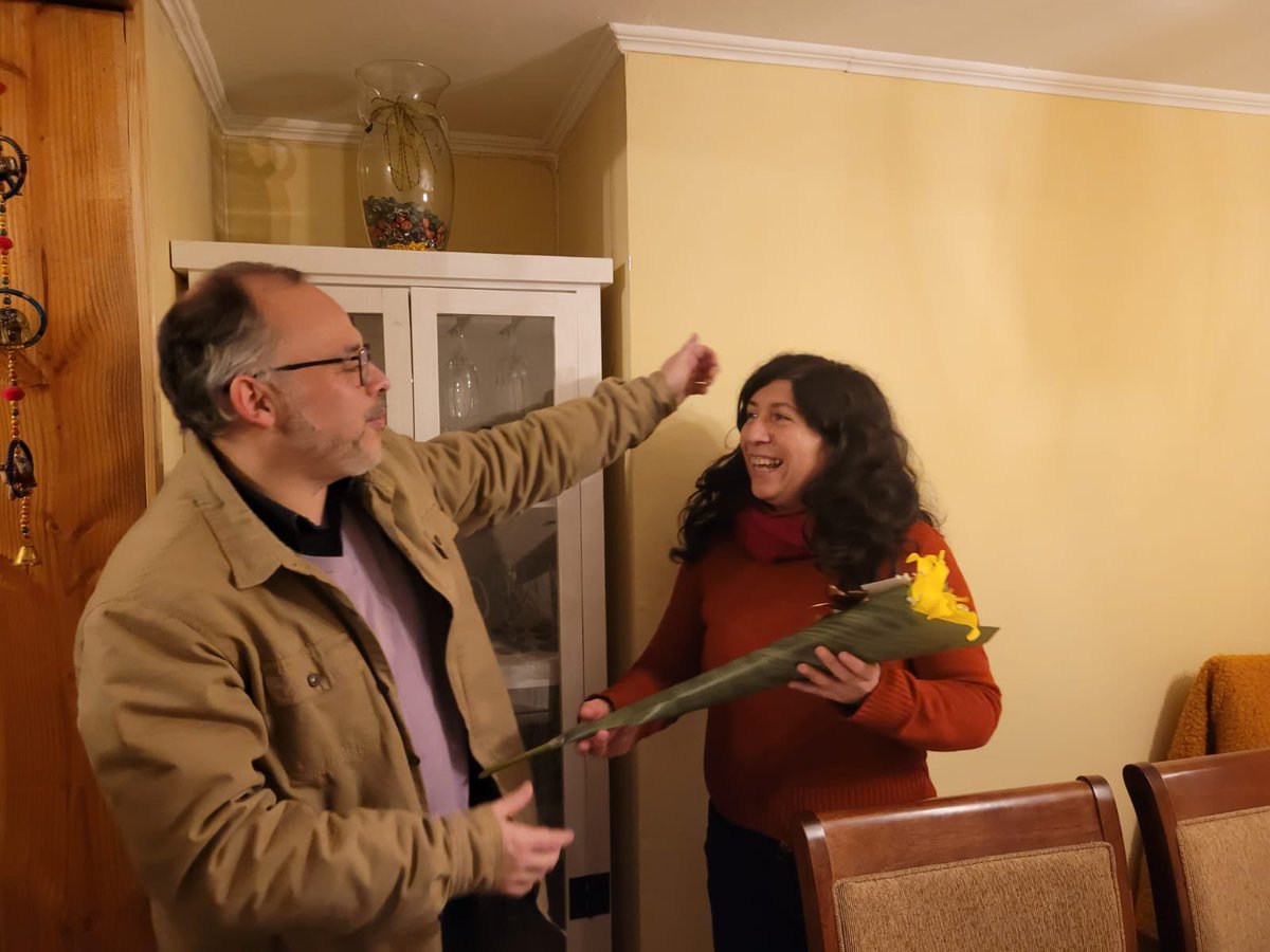 ColegioConsejo's tweet image. Estimad@s coleg@s compartimos con ustedes fotos del cambio de directiva del Consejo Provincial Llanquihue 2023. Les deseamos mucho éxito en su gestión. También le entregamos un cariñoso presente a Marina Fernanda Pizarro por su excelente gestión como ex presidenta ☺️