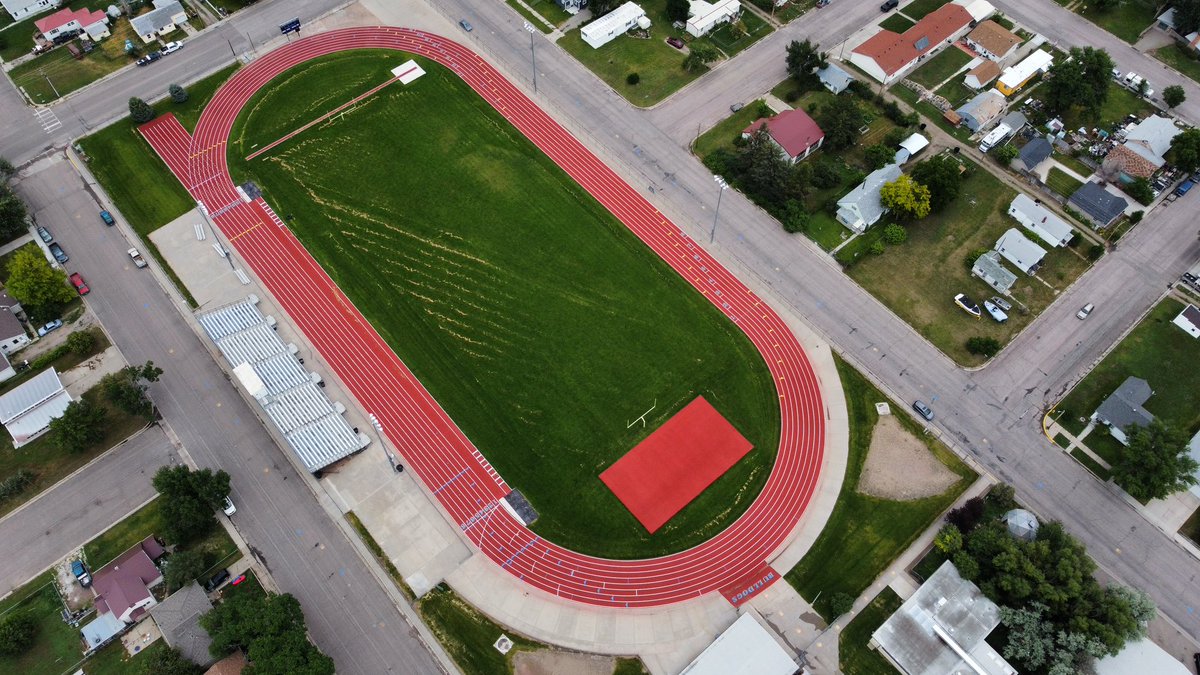 CoachPFieldTurf's tweet photo. Nice job by our @Tarkett_Renner crew on another outstanding new @BeynonSports BSS 200 Track for Wheatland HS. Thank you for Platte County SD #1 for trusting us with your facility! @wyopreps @WHSAA_307 @philo_cedric #ThinkRenner #Quality #Performance #Service https://t.co/vTx6cignVa