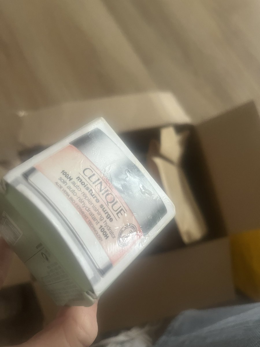 Kara292's tweet photo. @lookfantastic has the worst service I’ve ever experienced. Order arrived with a bottle of shampoo burst and all over my remaining products but apparently this isn’t an issue and the ‘box is just wet’ 🙃🤡 https://t.co/7VGg5OYLD3