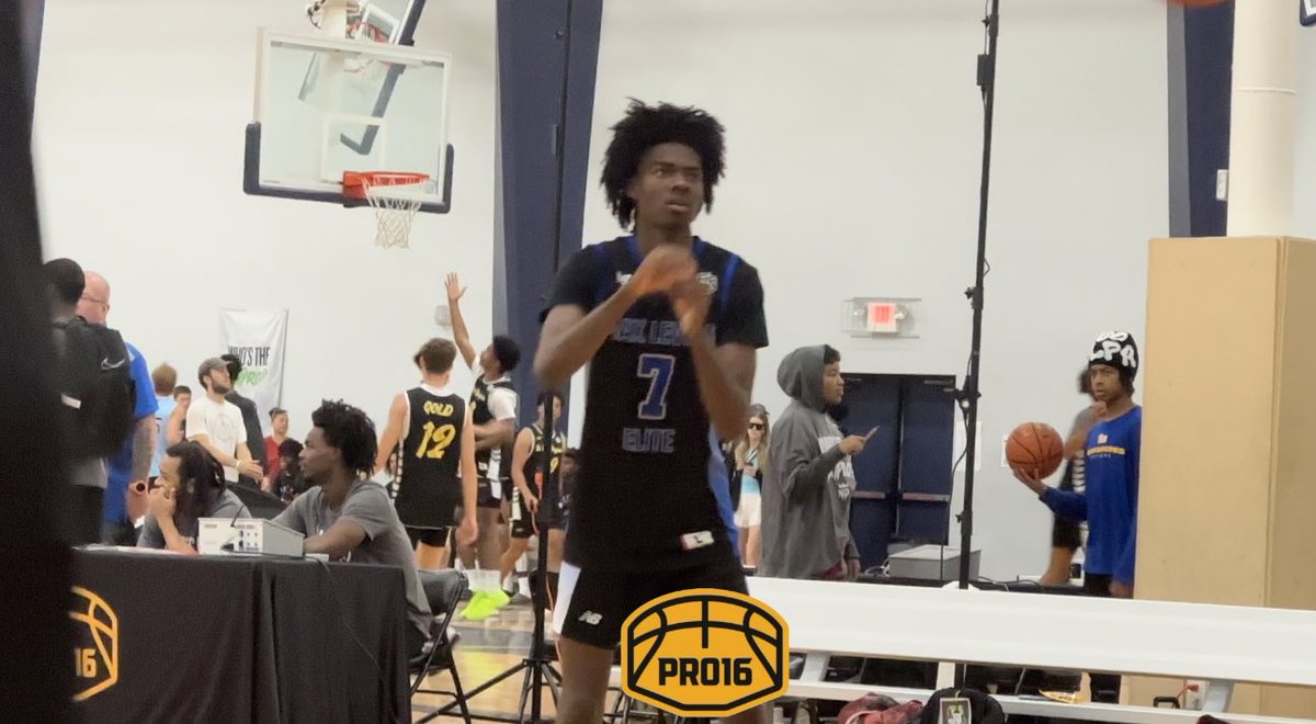 dawg_hoop's tweet photo. 🚨Stand-Out Performance 🚨
2024 6’4 Malachi Okunbor 
➡️@maxlevelselite
➡️@BengalsHoops
✅High efficiency, high volume shooter 
✅Spot up threat 
✅Finds success in off-ball situations 
✅Passing 
@okunbor_malachi 
@PRO16League https://t.co/7WRk7ZB06k