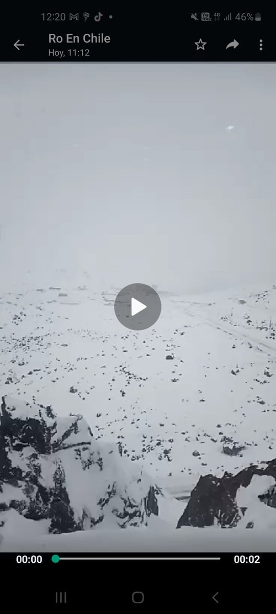 valearq's tweet photo. @rodrigosepu 
Mi hermana nos ha mandado videos desde el paso los libertadores. Esta con mi sobrina de 9 años desde ayer en la cordillera. https://t.co/8ffx4z6JpA