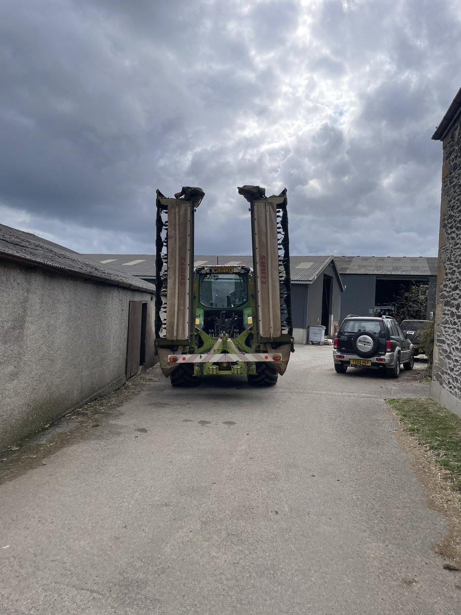 JamesWhatty's tweet photo. Catchy weather makes for happy dairy farmers! 🐄 #4thcut https://t.co/fO9KM1plKA
